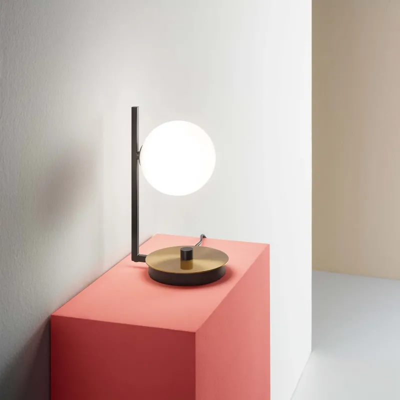 Modern design table lamp with sphere for living room DL1672